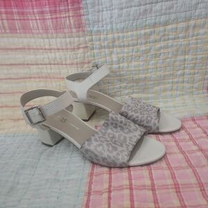 SAS 9m Women's Open-Toe Block Heel Sandals in Light Gray Leopard